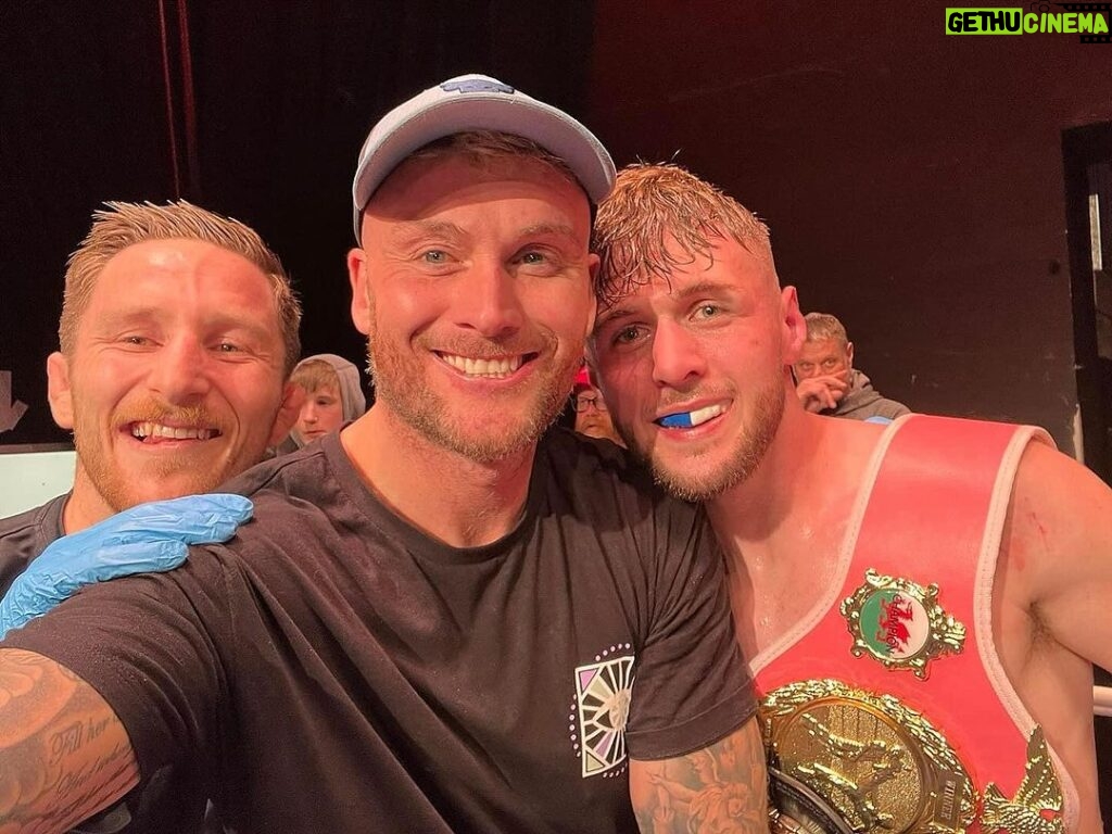 Brett Johns Instagram - What an amazing weekend in Caernarfon! Can’t thank everyone up here enough for the hospitality and warm welcome! Just wanted to thank everyone for Friday Nights Seminar and everyone at the Rise of the Welsh warriors show! Lastly I’d like to thank @mpmacaernarfoncibyn_ for arranging my whole visit and really looking after me while I’ve been here. North Wales, I’ll be back soon. Very soon 🙏❤️ Cymru am Byth 🏴󠁧󠁢󠁷󠁬󠁳󠁿