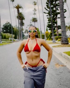 Bria Bryant Instagram - they don’t do enough that’s why I always do the most 

Hair: @styledby_heaven 
Swim: @karma7.co 
Jewelry: @killaaccess
