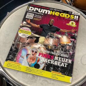 Brian Frasier-Moore Instagram - Repost from @gingergroovez 🥁🙏🏾
・・・
Peeps! I‘m more than proud and thankful to announce that i‘m part of the current issue of the german drum magazine @drumheadsmag as i wrote some articles for it! Reading the magazine since i’m 9 years old it‘s a childhood dream come true for me 🥰 so get your copy and have fun 💚
.
.
Big thanks to @grooveschmiede for your trust in me 💚 #drums #drummer #magazine #article #news
