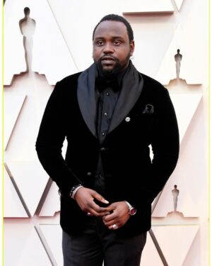Brian Tyree Henry Instagram - #oscars styled by the amazing @waaadams @waacostumedesign suit by @armani watch by @movado statue by @spiderversemovie joy by @iamreginaking and @kikilayne ❤️👏🏿❤️👏🏿