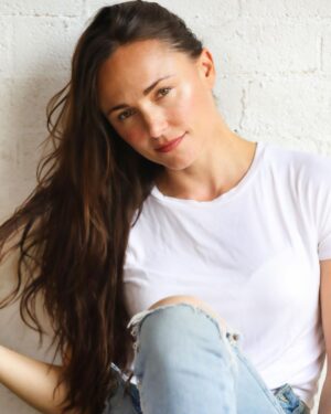 Briana Evigan Instagram - @tiaandrose glow!!! Thanks for hooking me up @rosannafaraci not only with the photo shoot but your amazing oils. Can’t wait to be lathering up with these in the jungle in Bali. Smells like a tropical island and a sandy beach. My favorite place to be.