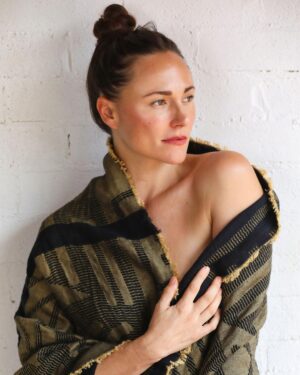 Briana Evigan Instagram - @tiaandrose glow!!! Thanks for hooking me up @rosannafaraci not only with the photo shoot but your amazing oils. Can’t wait to be lathering up with these in the jungle in Bali. Smells like a tropical island and a sandy beach. My favorite place to be.