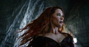Bridget Regan Instagram - Congratulations @cwbatwoman @batwomanwriters on 51 incredible episodes. It was a dream to join the #batfam. 🌱🏳️‍🌈 @cw @dccomics @gberlanti @davidrapaport