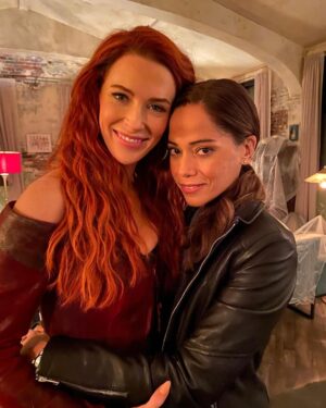 Bridget Regan Instagram - Belated photosynthesis dump 🌿🌿

@cwbatwoman @batwomanwriters 
@thecw @warnerbrostv