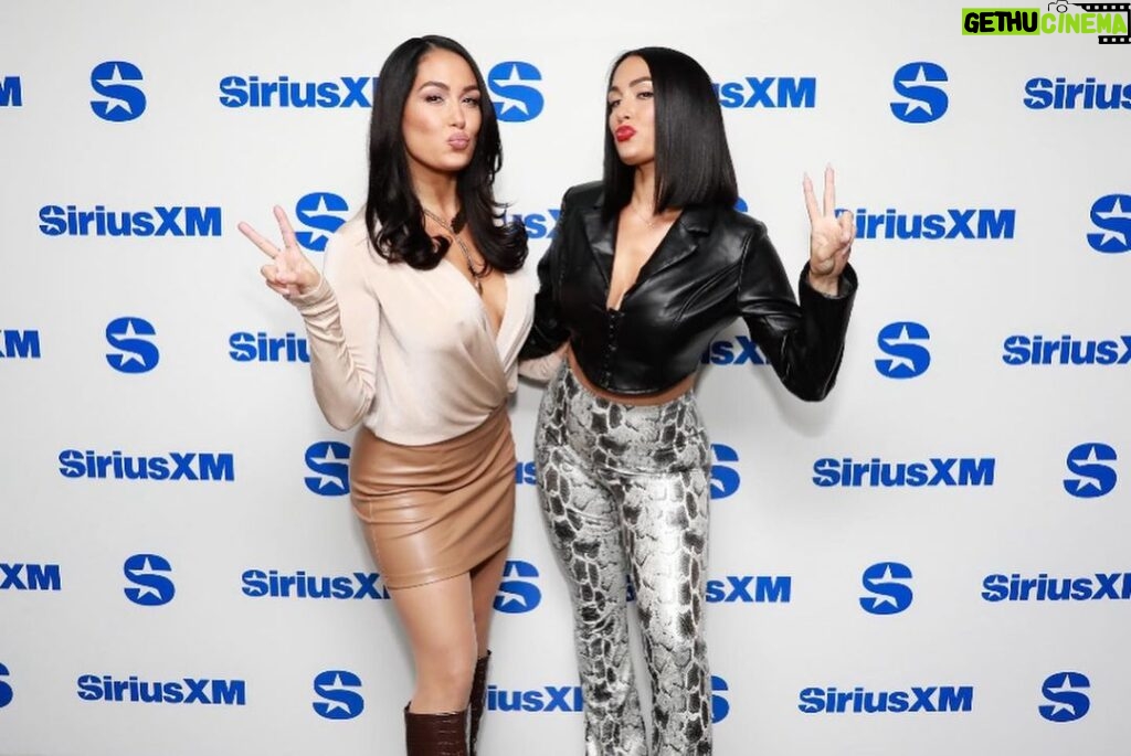 Brie Garcia Instagram - What a day!!!! 🫶🏽👯‍♀️ Talking Twin Love at the Empire State Building, GMA, Sirius Radio and a fun stop in Times Square to see @barmageddonusa 🍻 Barmageddon airs tonight at 11pm eat on USA!!!