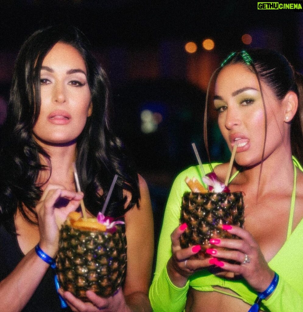 Brie Garcia Instagram - Forgot how much fun pool parties are!!! 🎉💦🥂😎 thank you @playatgila for throwing an amazing summer oasis party with great music by @konstantina.gianni and @wearelostkings 🎧 #sistersunday #gilariver #poolparty