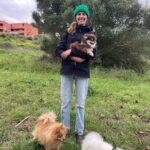 Brisa Fenoy Instagram - Filo buen viaje a las estrellas te llevaré en mi corazón todos los días de mi vida. Nos veremos cuando tenga que ser y correremos juntos por el camino del universo. 15 años han sido suficientes para que me dejes tu inmensa lección de ver el mundo con tus ojos de color Ámbar, tus ojos de amor universal incondicional y pureza. De jugar con la vida. De estar presente en el camino. Y Oler todos los perfumes que me ofrezca la naturaleza. Poner límites y marcar mi territorio, para que nadie pueda abusar de mi. Y ladrarle a la vida con mis canciones. Te amo y amare eternamente en el infinito siempre estaremos juntos tú playa y yo te echamos de menos es raro estar sin ti. Pero estas :) Playa de Getares