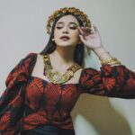 Brisia Jodie Instagram – Perempuan Jawa dikenal dengan ramah tamah kepada siapa saja, khususnya kepada calon mertua dan keluarganya. Bentuk kesopanan yang ditunjukan salah satunya, yaitu terlihat dari tutur katanya halus, serta nadanya lembut.

Mereka juga sopan terhadap siapa saja, termasuk kepada orang yang dianggap paling dituakan atau dihormati. Ketika melewatinya, perempuan Jawa akan sedikit membungkukkan tubuhnya sebagai tanda kesopanannya.

Dirgahayu Republik Indonesia❤️ Manusia berencana Tuhan punya kuasa.intinya adalah perkuatlah Doa.