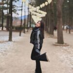 Brisia Jodie Instagram - my first snowfall🫶🏻❄️ Warpat Puncak