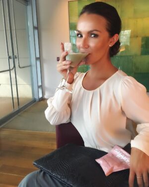 Brittany Thompson Martinez Instagram - #businessmeeting #craft #beverlyhills when business meets friendship #belair #friends #losangeles #shakeitbaby #flattummytea #flattummyco when you make a cocktail with your fav protein shake, say when! Haha @flattummyco