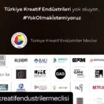 Burak Satibol Instagram – #YokOlmakİstemiyoruz

Bizler Türkiye’nin Moda Tasarımcıları, Grafik Tasarımcıları, Endüstriyel Tasarımcıları, Dijital Oyun Üreticileri, Müzik Endüstrileri Paydaşları, Etkinlik Sektörü paydaşları, Sinema Sektörü Paydaşları , Mimarları, Reklamcıları, Fotoğraf sanatçıları, Plastik Sanatçıları, Tiyatrocuları , Sahne Sanatları çalışanları ve sanatçıları dahil tüm kreatif ve kültür endüstrilerini kamu nezdinde temsil etmeye yetkili en üst düzey çatı yapı olarak diyoruz ki :

Türkiye Kreatif Endüstrileri yok oluyor…

Ekonomik anlamda ülkemizin katma değeri en yüksek meslek gruplarını kapsayan, Türkiye’nin kalkınmasında, uluslararası itibar kazanımlarında büyük rol oynayan yüzbinlerce çalışana ve sanatçıya sahip Türkiye Kreatif Endüstriler pandeminin başından bugüne hayatta kalma mücadelesi veriyor.

Acil bir yol haritası belirlenmesini bekliyoruz!

Artık zaman kaybetmeye tahammülü kalmayan bu endüstrilerin üyeleri olarak, işlerimizin %75’nin gerçekleştiği yaz sezonunu 2. kez kaybetme lüksümüz yok. Kültürel, sanatsal, ve kreatif sektörün tüm alanlarını kapsayan etkinliklerin, kültür ve sanat merkezlerinin , sinemaların, canlı performansların, tiyatroların, gösterilerin, sergilerin, festivallerin, defilelerin, normalleşme sürecine başlayan diğer sektörler gibi Covid-19 şartlarına uygun bir biçimde , iş dinamiklerimiz göz ardı edilmeden faaliyet gösterebileceği uygun koşulların oluşturulmasını istiyoruz.

Türkiye Kreatif Endüstriler Meclisi @tcbestepe @ticaret.bakanligi @tckulturturizm @saglikbakanligi @tcmeb  @tobbiletisim  @rhisarciklioglu  @atakavame @tobbkreatifendustrilermeclisi