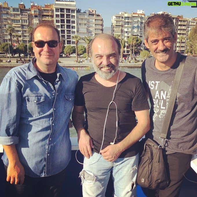 Burak Satibol Instagram - 29.Eylül.2019 - İzmir... Güneşli günler #tbt si 😉 @ayhantas_71 @yigitari @mahsercumbus