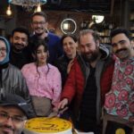 Burak Satibol Instagram - “Adım başı kafe” 1. Sezon çekimleri tamamlandı. Çok farklı bir iş oldu. Emeği geçen herkese sonsuz teşekkürler! Yeni sezonda görüşmek üzere... (3. Fotodaki araba @emrahkmn nın) ☕️🐈 #adımbaşıkafe