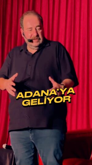 Burak Satıbol Instagram - Gardaş duyduk duymadık demeyin. Cıncık gibi tek kişilik gösterimle Adana’ya geliyorum!
Geliniz, Getiriniz!
Bilet link bio’da!

🎉🎭🍢

“Burak Satıbol’un tek kişilik-çok konulu oyunu “Büyük Beden” Adana’da!

Sadece bildiğini anlatmıyor bilmediğini seyirci tamamlıyor. Bu interaktif komedi seyircinin katılımı ile renkleniyor. İşler Güçlerin Salih abisi, Yusuf Yusuf’un Yusuf’u, Mahşer-i Cümbüş’ün Burak’ı hikayelerini anlatmaya geliyor. Kimi zaman sinema aleminden kimi zaman ilk gençliğinden kızgınlıkları, mutlulukları , cevap bulamadıkları ile seyircisini oyun oynamaya çağırıyor.

🗓5 Kasım Pazar
📍Adana Büyük Şehir Belediye Tiyatrosu
⏰20.00
☎️0 (535) 272 83 03

Biletler biletix, gişe ve tüm bilet platformlarında.”

#adana #komedi #tekkişilikoyun #pazar #cıncık