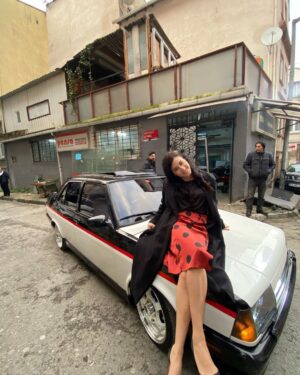Burcu Gönder Instagram - Yasaklanan Tofaş reklamı 🔞