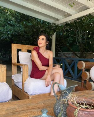 Burcu Gönder Instagram - Haberli,kaydırmalı 🤓 ➡️