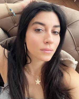 Burcu Gönder Instagram - Hele şuna bakın hele..