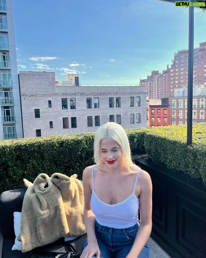 Byrdie Bell Instagram - Chelsea girl Manhattan, New York