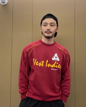 Byun Yo-han Instagram - 감사합니다 반한🤎
그리고 관객 여러분.
