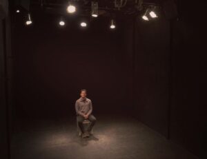 Álvaro Escobar Instagram - Así viene la manito... preparando la función del 4 de septiembre. @teatrodelaaurora