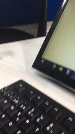 Álvaro Escobar Instagram - Terminando el programa. Probando live para invitar a la obra “todas esas cosas maravillosas”