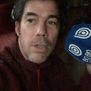 Álvaro Escobar Instagram - Listos para salir al AIRE DESDE LA CASA!! #radiobiobio