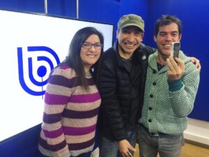 Álvaro Escobar Instagram - Con @rodrigostandup en el #ExpresoBioBio La entrevista en vivo por Facebook @tvbiobio