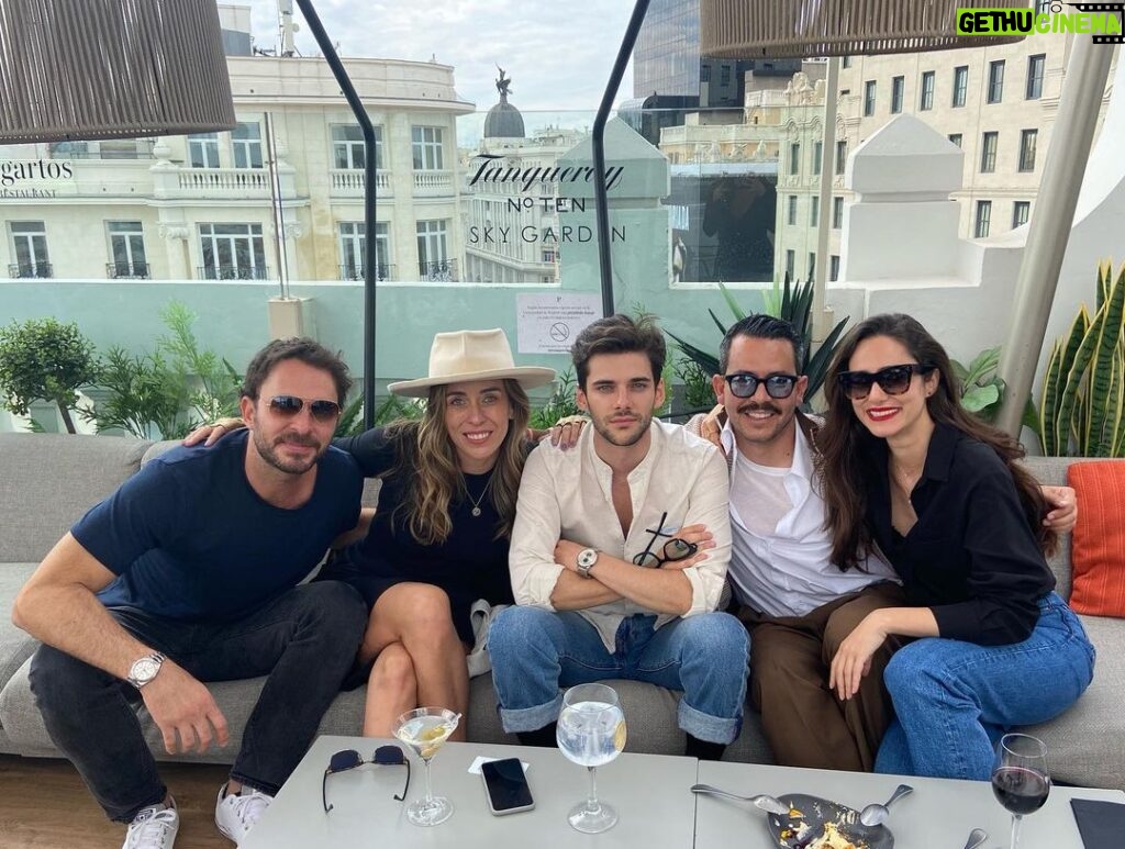 Álvaro Rico Instagram - Aquí la familia Iberoamericana reunidos en Madrid