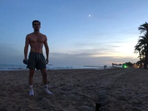 Álvaro Rico Instagram - El ego por las nubes cuando entreno con @jasonfernandezbirchwood