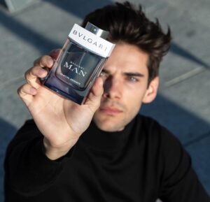 Álvaro Rico Instagram - Viajar, disfrutar al aire libre y de la naturaleza es lo que necesito para poder reconectar conmigo mismo.

@bulgariparfums #ConquerYourGreatness #BvlgariMAN #ManGlacialEssence #Ad