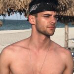 Álvaro Rico Instagram - Todavía estoy esperando a que @itzan.escamilla me regale el pañuelo 🐙🦑🦐🦞🦀🐡🐠🐟