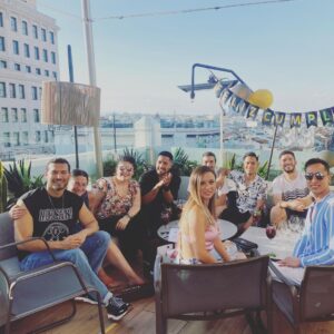 Édgar Vittorino Instagram - Ellos y ellas !! GRACIAS 🎂🎂🎂

@vir_iron_trainner @cristian.walls @juancalderon_actor @dolphin_gauthier @nicodegliantoni @bvitto_rino @begocalahorro  @vanesamartin_ @picalagartosmad @beerpongmadrid  y a todos los que me enviaron mensajes de felicitaciones 🎉  #gracias !!!!!!