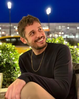 Özgün Karaman Instagram - ikinciyi harcadım diye üzülenler darılanlar olmuş 💁🏻‍♂️ bende de bu var harcarımdjsf
#işbirliği