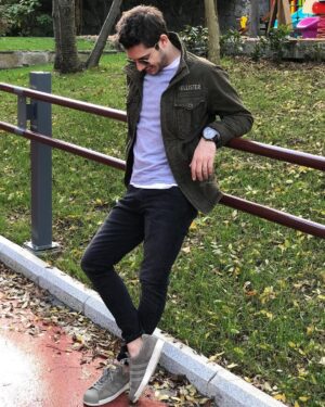 Özgün Karaman Instagram - Kış gelmiş arkadaşlar, dün sokağa böyle cıbıl cıbıl çıkanlar şimdi evde 2.80 hasta yatıyorlar 🤧