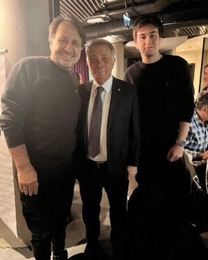 Özgür Ozan Instagram - Başkanımız #bjk 🦅🦅🦅🦅 ahmtnrcbi