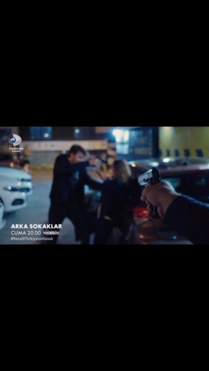 Özgür Ozan Instagram - “Bu ne biçim kavga baba…”. @arkasokaklarofficial @dmedia @kanald 🔥🔥🔥🥀