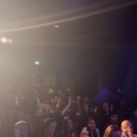 Özz Nûjen Instagram - Tack älskade publik i #Mölndal för igår 🙏🏽❤️😅😘 så kul vi hade! #standup på @stalletcomedy och tack fina roliga kollegor och all personal på plats 🙌🏽❤️ @lindasmedbergkomiker @min_blick @hannakmolstad @sunnyvkcomedy