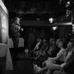 Özz Nûjen Instagram - Superkul #standup kväll igår på @lolcomedyclubab 🙏🏽❤️ nästa vecka ser du mig på följande ställen/städer. 11 okt #Uppsala på #Katalin 12 okt #Stockholm på #BondenBar 13 okt #Ystad på #FritidenHotell 14 okt #Boden på #MSBränna 15 okt #Sthlm samtal och debatt på #Cirkus lilla barscen Biljetter får ni googla men de flesta finns på billetto.se 🤷🏻‍♂️😘❤️ puss och kram