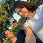 Úrsula Corberó Instagram - He venido por primera vez a rodar a Buenos Aires y ahora tengo nuevos amigos. He bailado mazo y he comido mucho y cosas muy ricas como el chori y el chipá y el flan con todas sus guarniciones y las empanadas que cuánto más juguito tienen más contenta te pones. Gracias a todos los que me habéis acogido y me habéis contagiado tanta alegría de vivir. Os quiero y vuelvo pronto vale? 🫶🏻🫶🏻🫶🏻