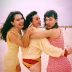 Úrsula Corberó Instagram - Mis amigas preciosas 💔 📸 @albertofromibiza