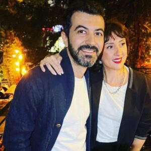 İrem Kahyaoğlu Instagram - Tüm travmalarıma sarılan adam  herkese senin gibi Bi adam gerek sabırlı vicdanlı merhametli sen benim bütün fotoğraflarımsın kara prens sen olmasan herşey çok daha zor olurdu ya doğmasaydın iyi ki doğmuşsun beeeeee @1alperyilmaz @juliyil teşekkürler sonsuz minnettarım