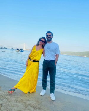 İrem Kahyaoğlu Instagram - Biz 💛