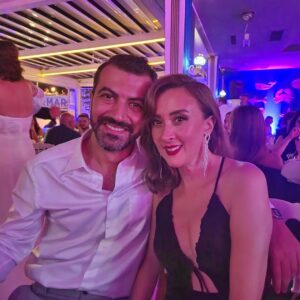 İrem Kahyaoğlu Instagram - Yeterince düğün #nofilter #fullmakyaj
