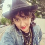 İrem Kahyaoğlu Instagram - Herkes şapkasını önüne koyup düşünsün ( ´;ﾟ;∀;ﾟ;)