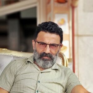 Şahverdi Ali Eren Instagram - Hep ben seni çekiyorum dedim İkrar'a bi kere de sen çek. Çekti... nasıl olmuş? ( ürün bu kadar çocuğun Yapacak bir şeyi yok gibi espriler yapmayın benim asabımı bozmayın 🤣)