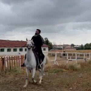 Şahverdi Ali Eren Instagram - Her oyuncunun mutlak öğrenmesi gereken bir spor...

Ben de öğrencisi oldum...
