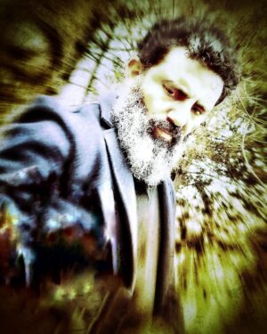 Şahverdi Ali Eren Instagram - Öğrendiğim günden beridir acırım ressamlara.
Yazık, ne acınası düşmüş.
Ne çizersen çiz tuvaline, fark etmez.
Meğer düşman, görmek istediğini görürmüş. 
Sonra en acı olanla tanıştım birden.
Mutluluk çekip alınınca bir insanın içinden,
Meğer O insan, ölmeden de çürürmüş.  Ş.A.E