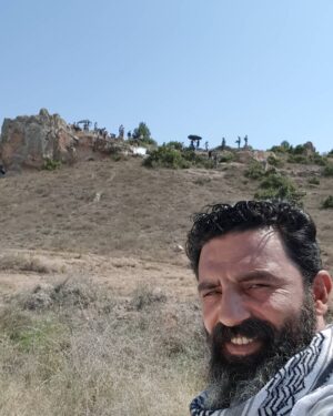 Şahverdi Ali Eren Instagram - Dağın başında çekim yapıyoruz dedik inanmadınız.. 😂
@savascifox @foxturkiye #savaşçı #savaşçıseyfi @gariplergulsen