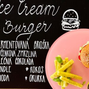 Šárka Divácká Instagram - ICE CREAM BURGER – ZMRZLINOVÝ HAMBÁČ 🍔🍦

Naši milí, co si budeme… Češi jsou národ burgrožroutů a podle našich statistik burger vytlačil už i pizzu, kebab a grilovaná kuřata. 🐥Kdo ještě nenavštívil nějaký burgerový festival, jako by nebyl. A který podnik nemá v nabídce burger, jako by neexistoval. 🤷‍♀️ A tak se neskutečné stalo skutečností, a i my jsme se rozhodli mít od zítřka v nabídce ten náš. Ale zmrzlinový. A z čeho se skládá? 🤓
1)	Fermentovaná BRIOŠKA
2)	Mučenková ZMRZLINA v mléčné čokoládě
3)	Kokosová MAJONÉZA
4)	Opražené mandle, čerstvá jahoda a okurka
👉A co by to bylo za burger, kdyby neměl svoje hranolky a nebyl v meníčku? To naše MENU obsahuje:
1)	ICE CREAM BURGER
2)	Bazalkové HRANOLKY
3)	Jahodový KEČUP
4)	Mangovou MAJONÉZU. 
👉ICE CREAM BURGER VÁM PŘIPRAVÍME AUTOMATICKY V ÚPRAVĚ MEDIUM. 
POKUD MÁTE RADĚJI ÚPRAVU RARE, S KONZUMACÍ POČKEJTE 3-5 MINUT. 🍔🤗 👉K dostání celoročně každý den do vyprodání zásob. 😁#sorrypecemejinak #icecream #icecreamburger #pastrychef #pastry #burgerfestival #burger #burgerlover #burgerfest #burgerporn
