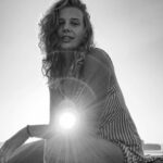 Šimon Bilina Instagram - Dnes má narozeniny “má” neskutečná sestřička pokrevně i duchovně spřízněná duše Jsem tak vděčnej, že můžu být pro tebe bratrem, že je to takhle zařízený. Ačkoliv mi někdy přijde na mysl jak se jako malý koupem v bazénku a ty máš takový sumo faldíky všude po těle, nebo že ses pokusila jednou když sem spal mi vysát ******😂😂😂. Nikdy nezapomenu. … Když ale tohle pominu… miluju sledovat tvojí cestu a pokaždý mi spadne brada s jakou silou a zároveň něhou kráčíš životem a stáváš se hrdinkou svýho života. PS: moje ségra krom toho že maluje, tak i fotí. Teď přijímá objednávky. Ozvi to. Teď:). Pak už bude třeba pozdě:). —->📷📞 @bilinova_s #naměkko #🪶💫❤️ Červený Hrádek, Středočeský Kraj, Czech Republic